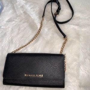 Micheal kors clutch purse